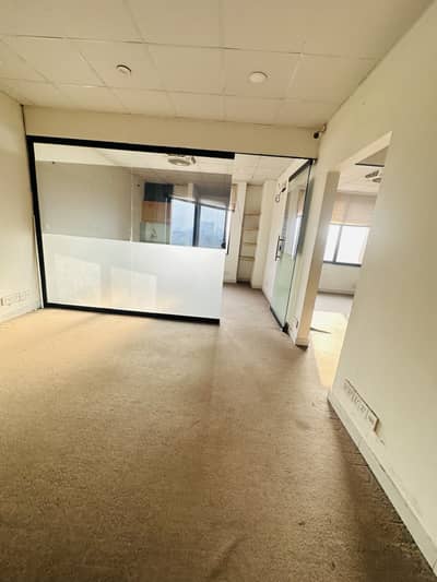 Semi Furnished Office 880 Sq Ft for Rent in Gulmohar Trade Center Main Boulevard Gulberg
