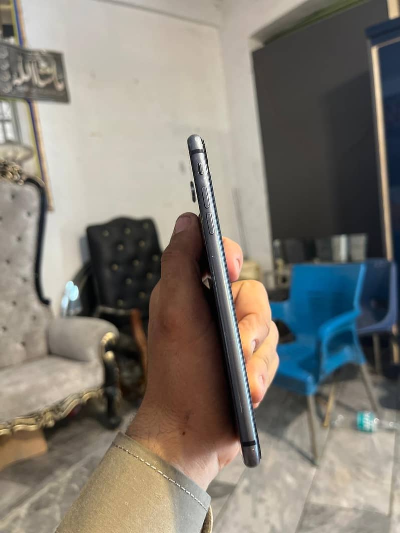 Apple iPhone 8 Plus 2