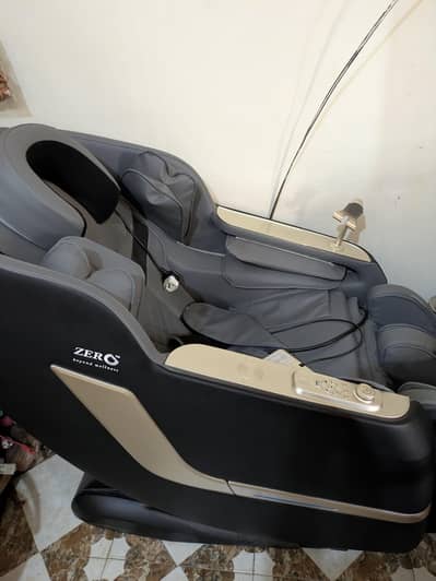 Zero Beyond Wellness Luxury Massage Chair - Like New Condition