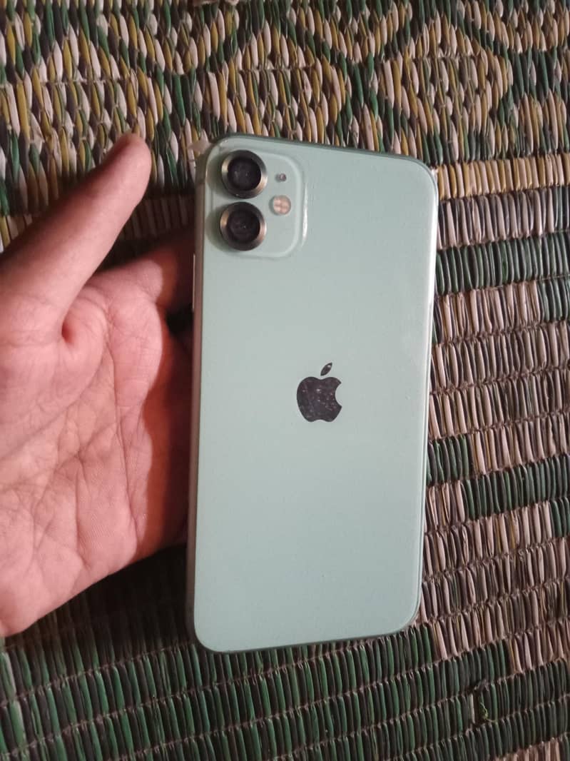 IPHONE 11 0