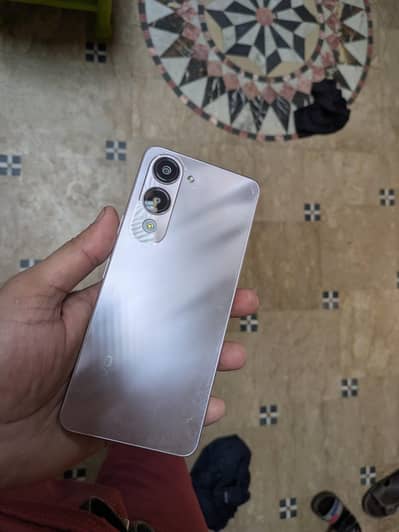 Vivo Y04 4+4Ram 64gb Storage