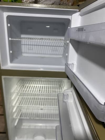 Dawlance Fridge for Sale – Excellent Condition