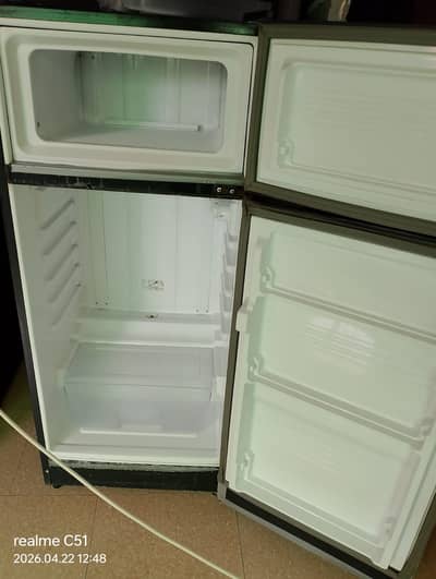 Medium size Dawlance fridge
