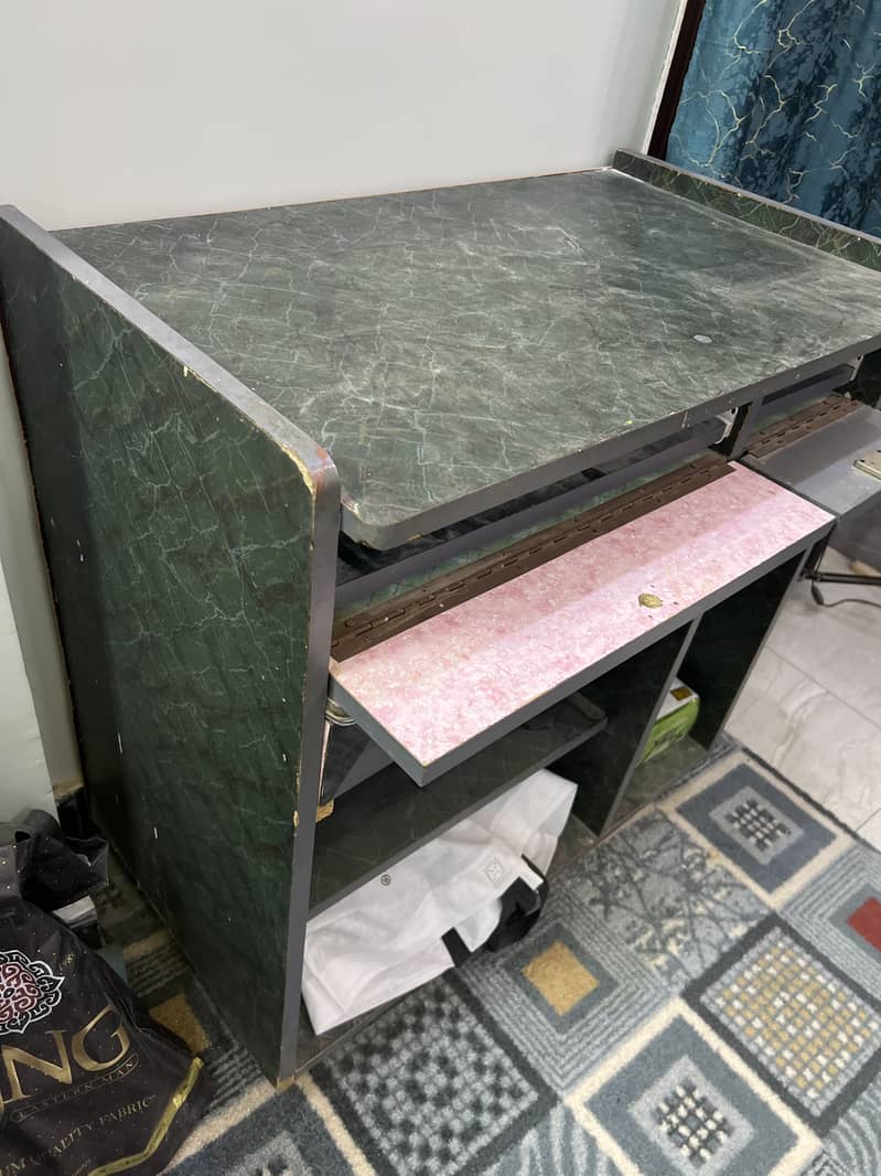 Computer Table 1