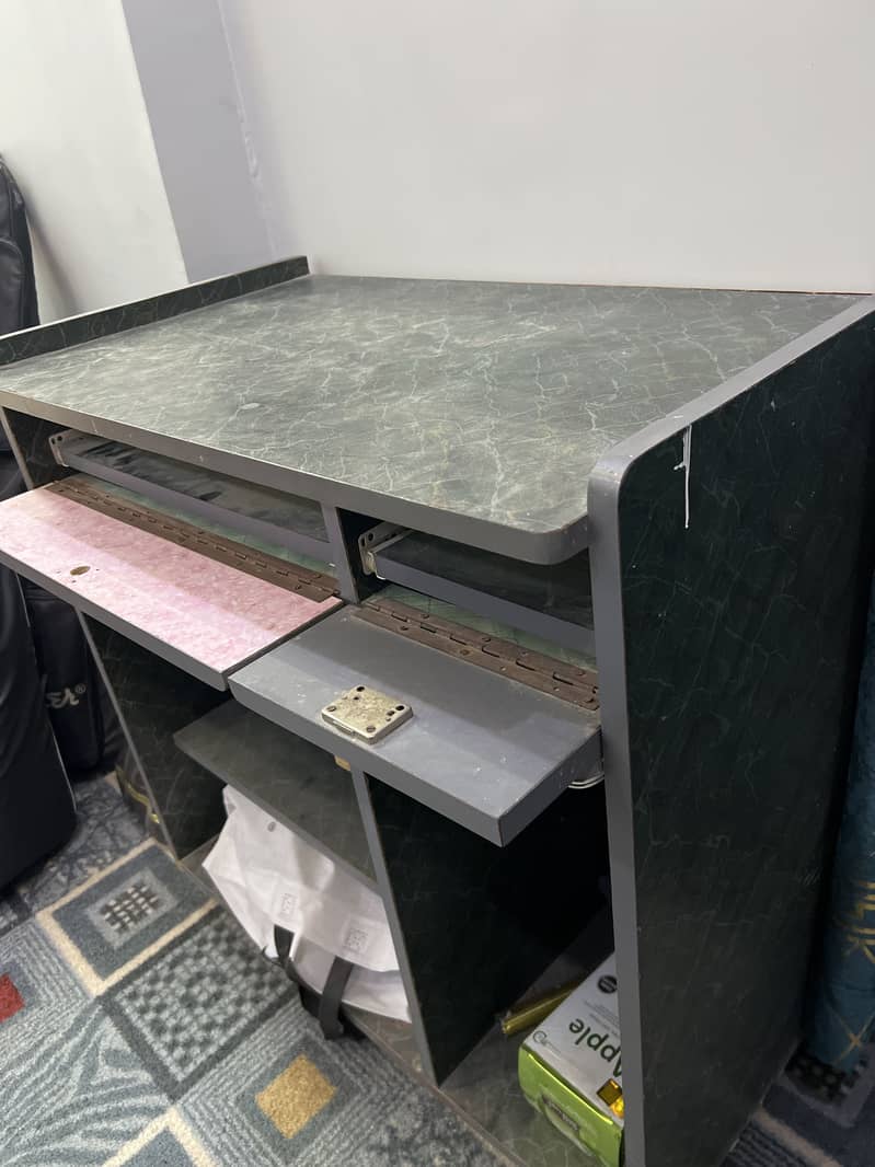 Computer Table 2