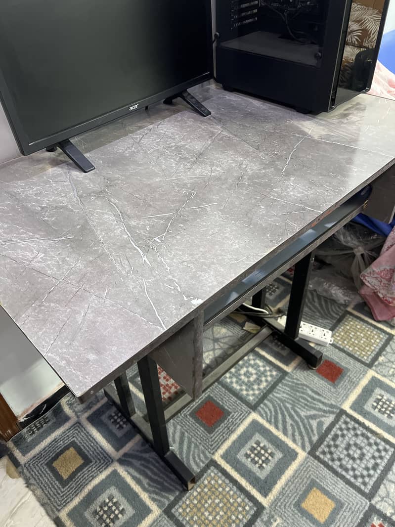 Computer Table 1
