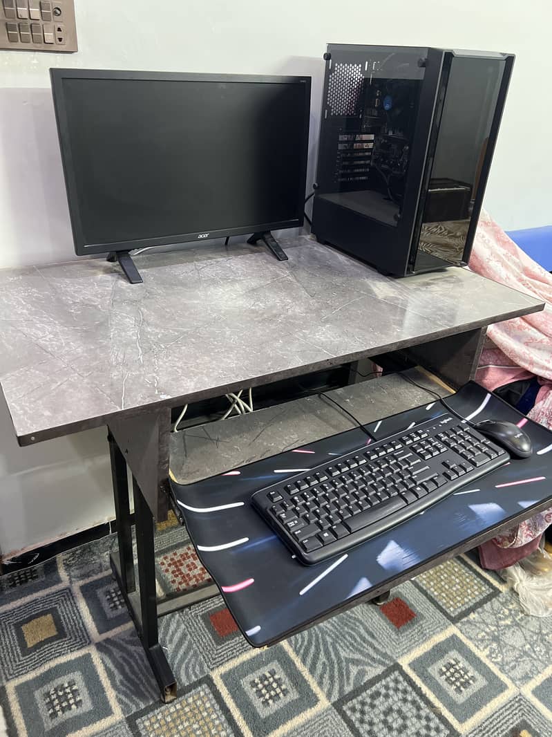 Computer Table 4