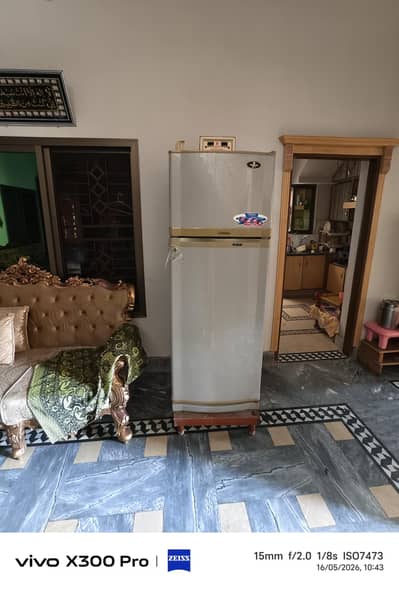 Refrigerator and Stabilizer
