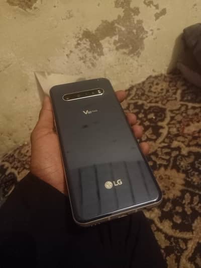 LG v60