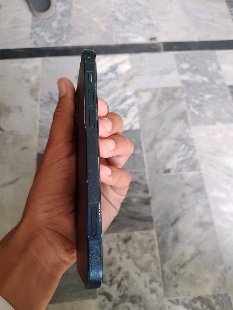iphone 12 4