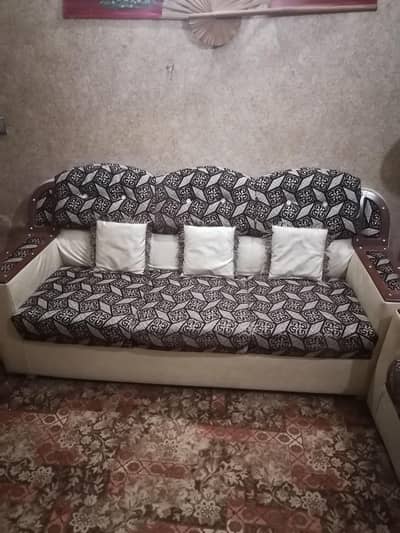 Complete sofa setup, including 1, 2, 3 seater | Better condition