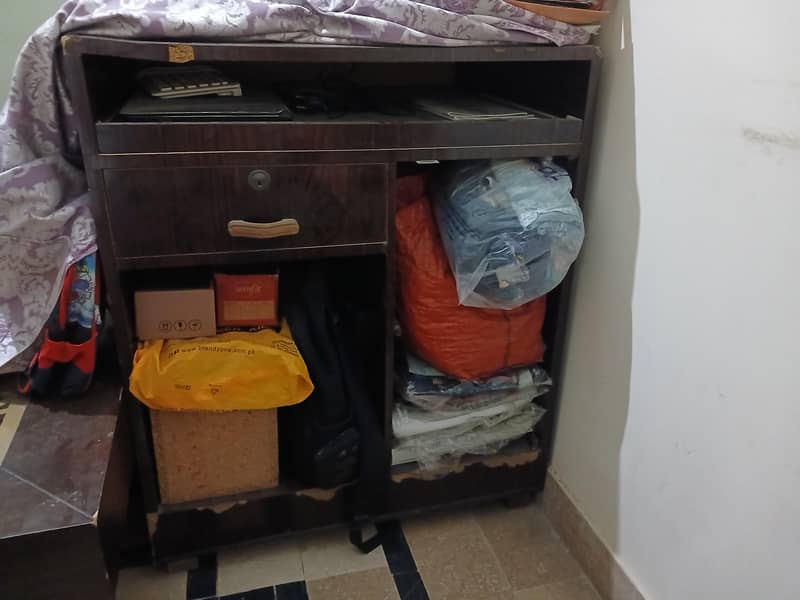 computer trolley 2