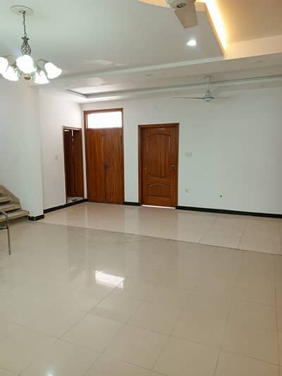 G10 New House Available For Rent