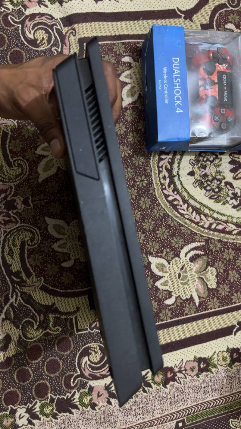 Ps4 slim 4