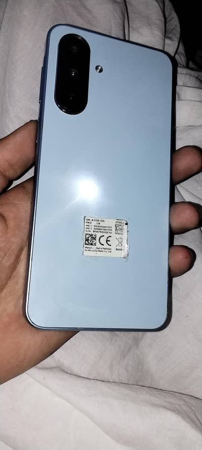 Samsung Galaxy A 17 Mobile use