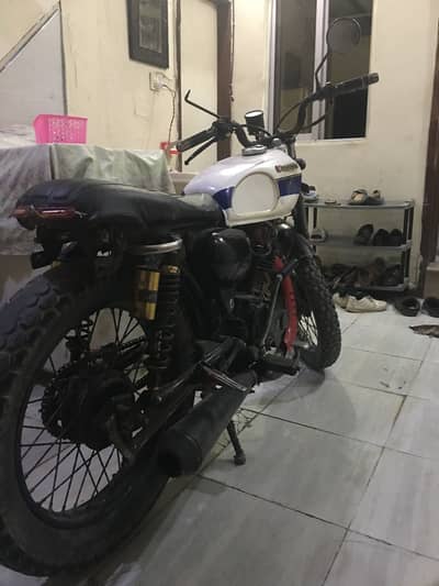 Cafe racer bike 125 converted to cafe racer
