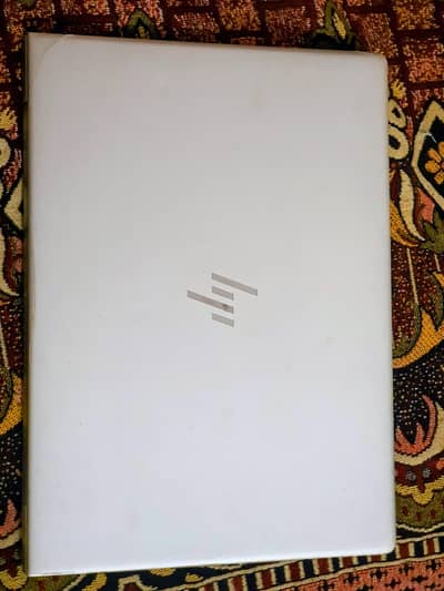 Hp elitebook 840 G5 i7 8gen 2gb graphics card