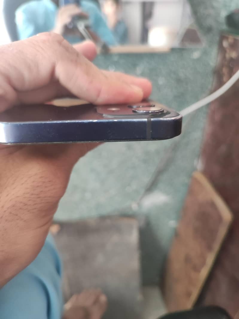 Iphone 12 4