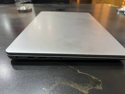 I’m selling my laptop RYZAN 7000