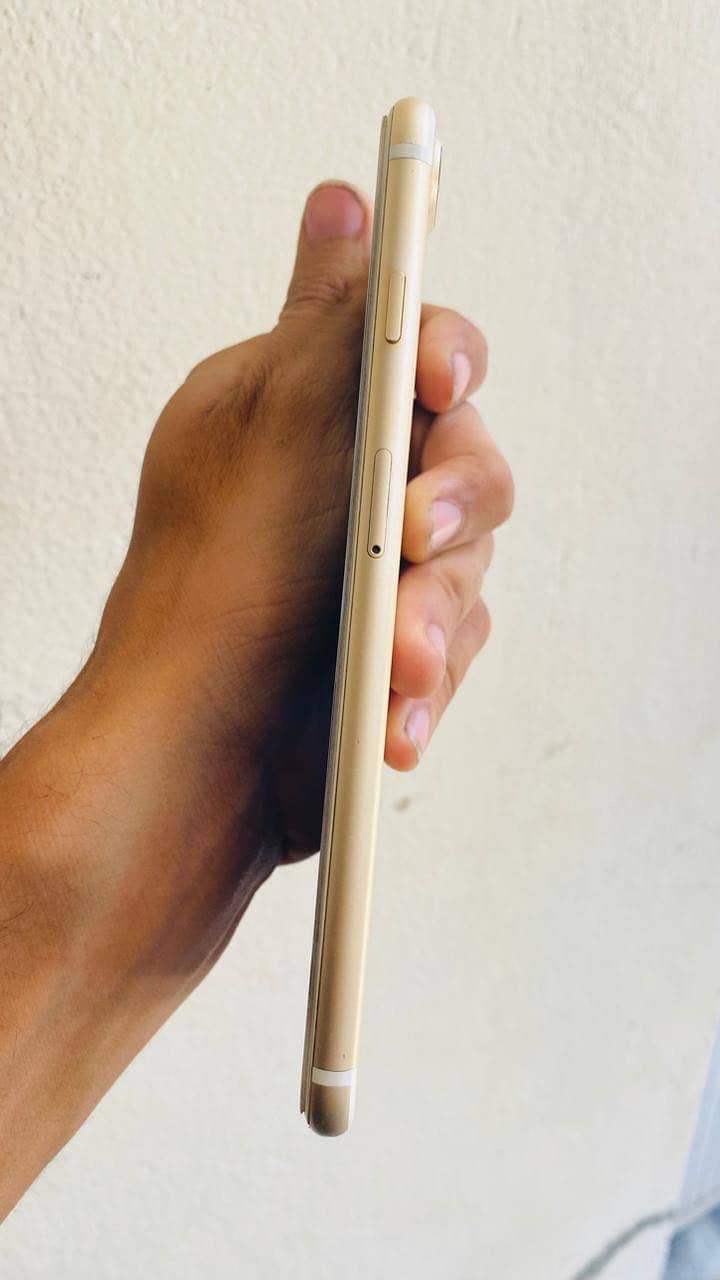 iPhone 7plus 32GB 5