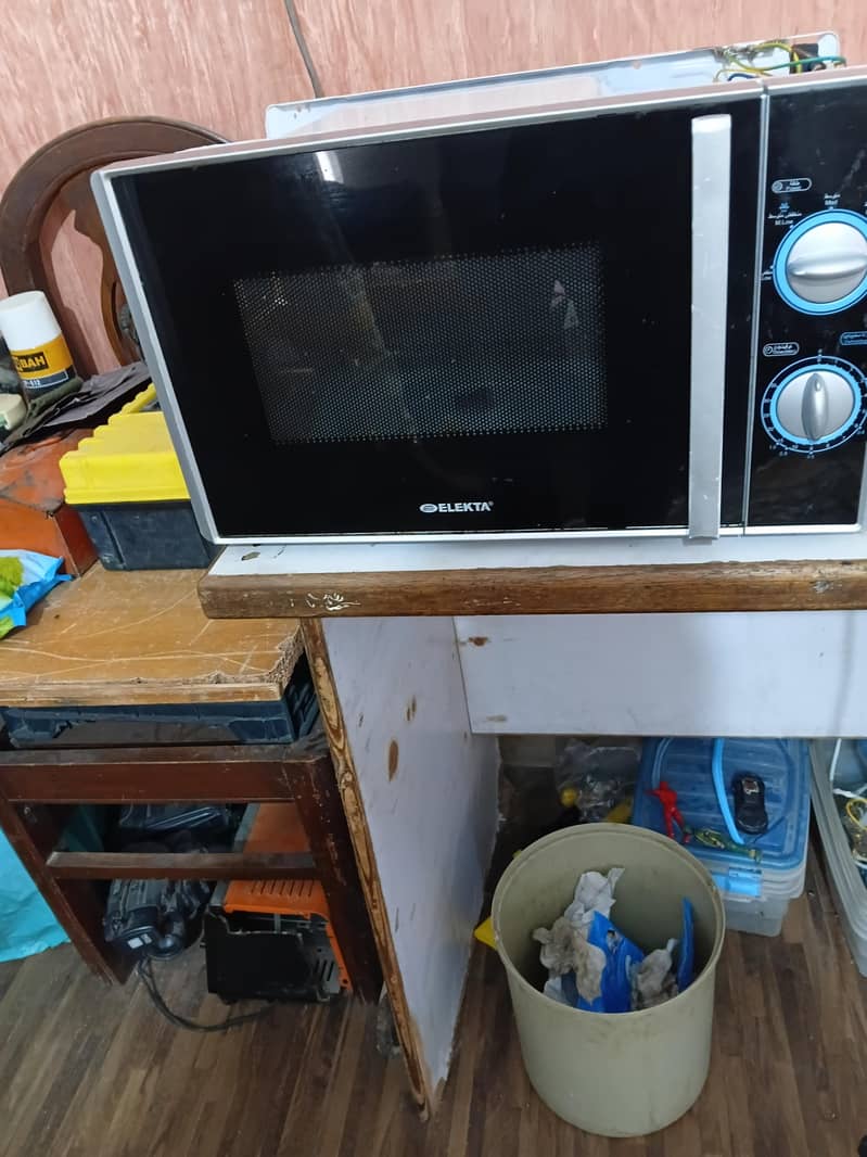 Electa Microwave 0