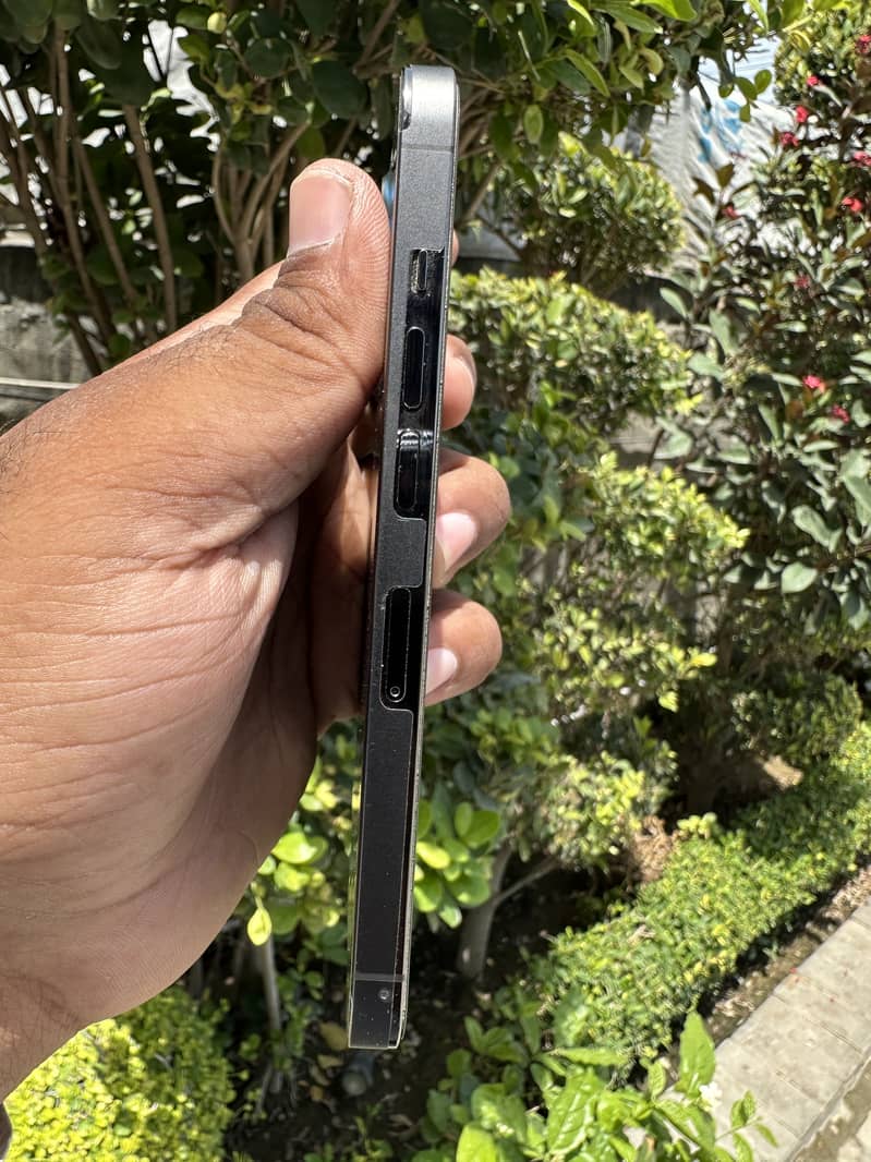 iPhone 13 Pro 4