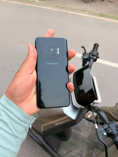 Samsung s9 official pta total original 10/10