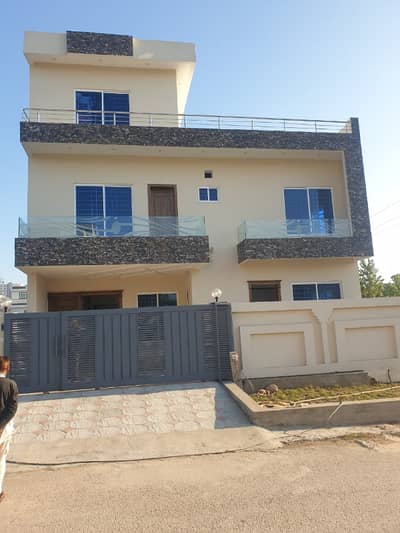 3 Bedroom Attach Washroom 25x40 For Rent G 13 Islamabad