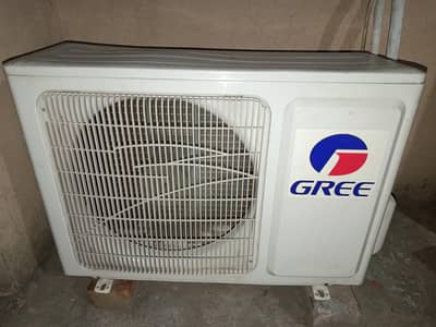 Gree 1.5 Ton Split AC GS-18CZ9B/I – Non Inverter – Excellent Condition