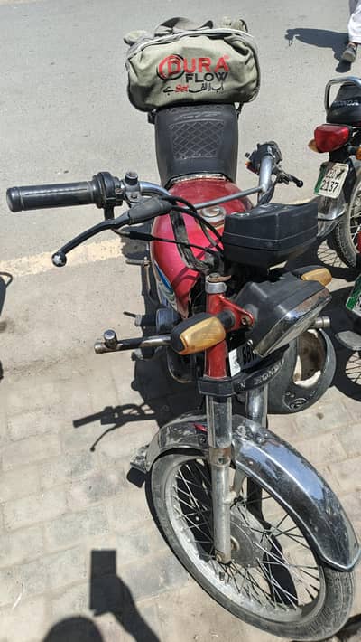 I sell my bike all documents available Baiomatric on the spot