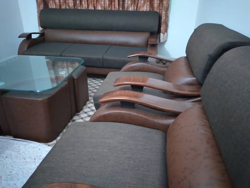 Stylish & Comfortable Sofa Set with Table 4