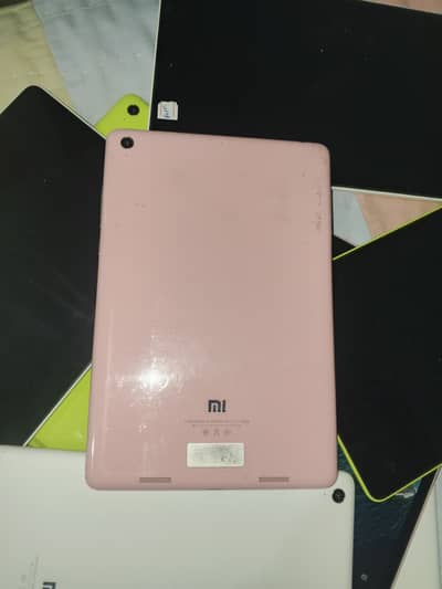 Xiaomi Mi PAD-1, 700mah battery, 8-inches display, 16GB & 64GB Memory