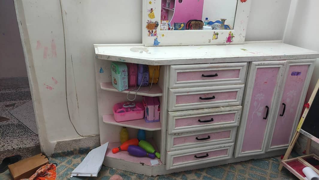 dressing table 0
