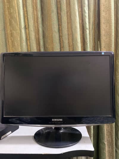 Samsung 24 inch monitor