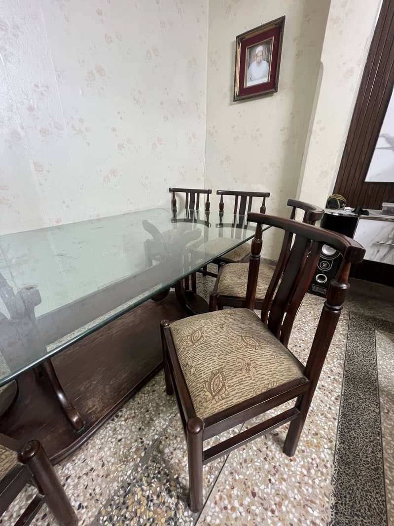 A perfect Dining table 0