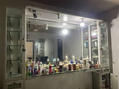Dressing Unit/ Vanity cabinet with Mirror