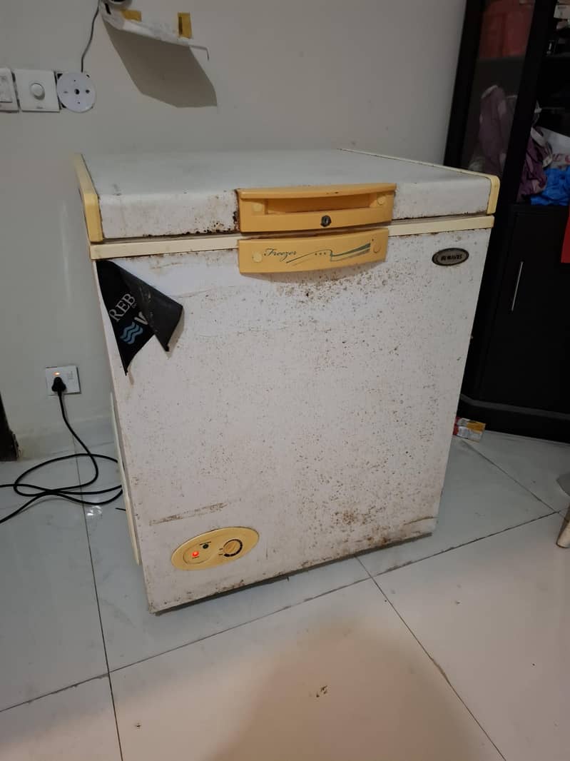 Waves single door freezer 4
