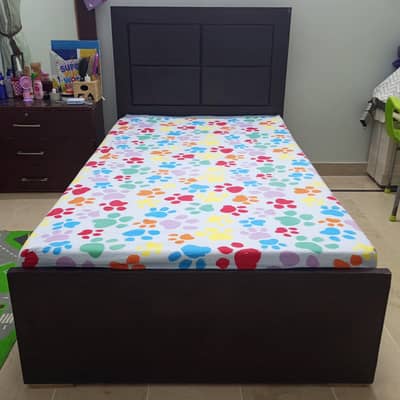 2 single bed without Matres
