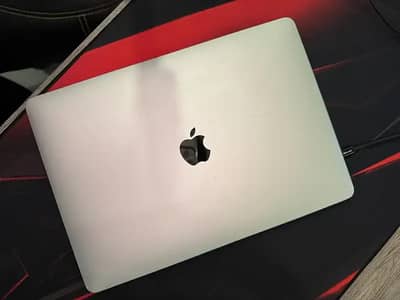 MacBook Pro 2018 (Retina Display) 16/256
