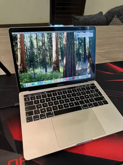 MacBook Pro 2018 Touch Bar 16/256 (Retina Display)