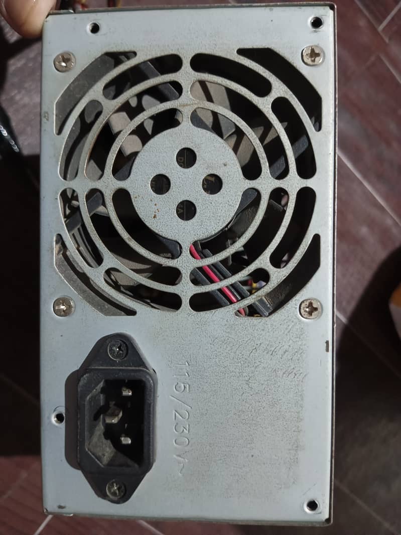 CPU POWER SUPPLY 1