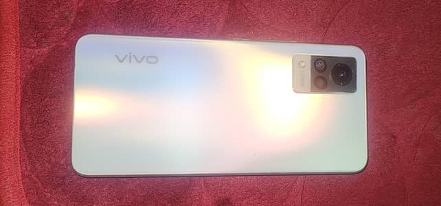 Vivo V21 10/10 Condition with all accessories + box