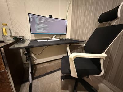 Executive comfortable chair and table