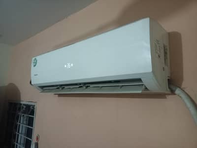 Gree Split AC in just Rs 90000