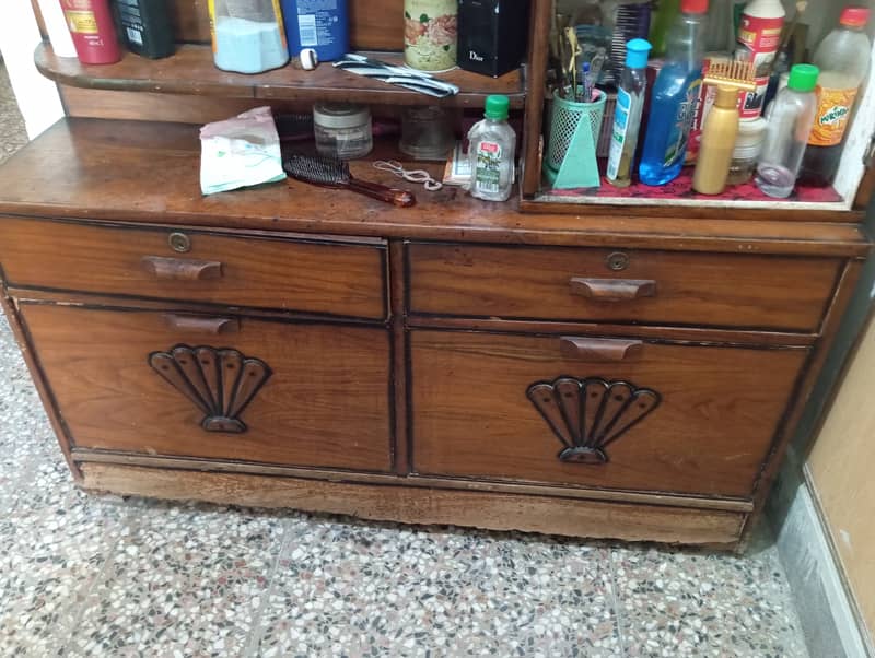 Dressing table 0