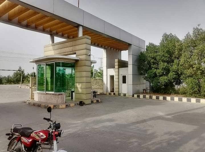 10 marla plot availble at block D 4