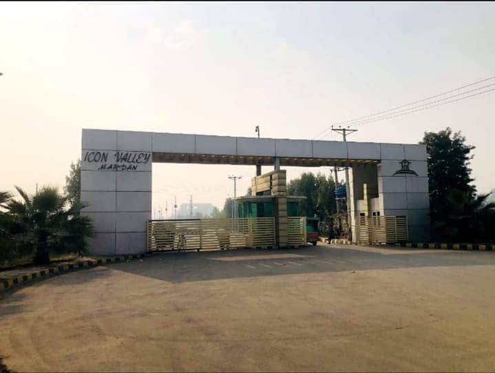10 marla plot availble at block D 8