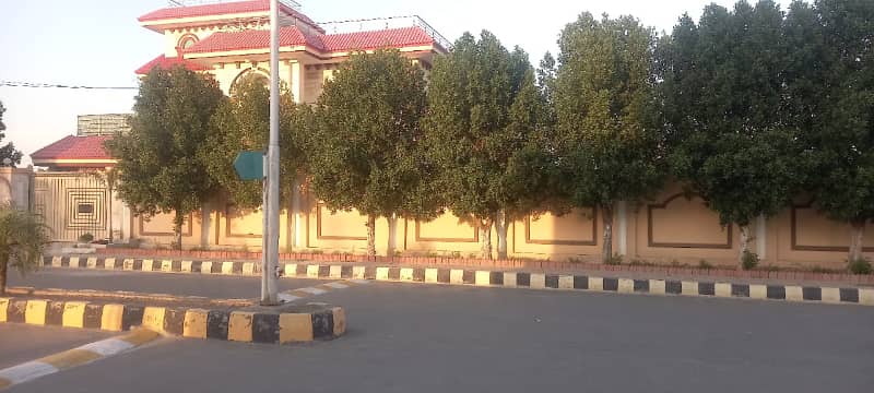 10 marla plot availble at block D 10