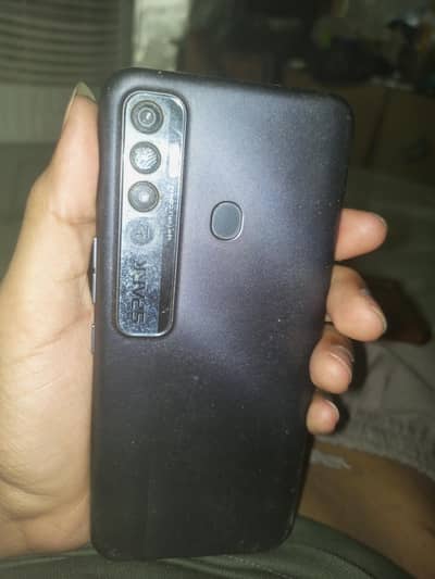 tecno spark 7pro 4/64gp