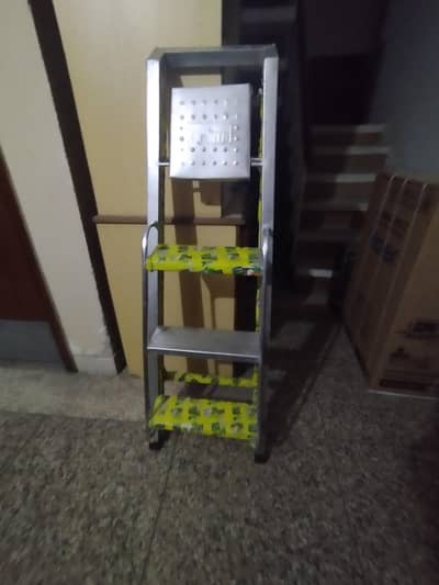 ~• LADDER. ~•    ONLY    . . . 5249